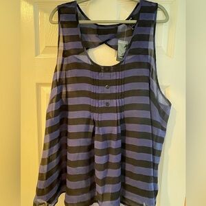 Torrid pintuck black blue striped sleeveless top 3x/4x